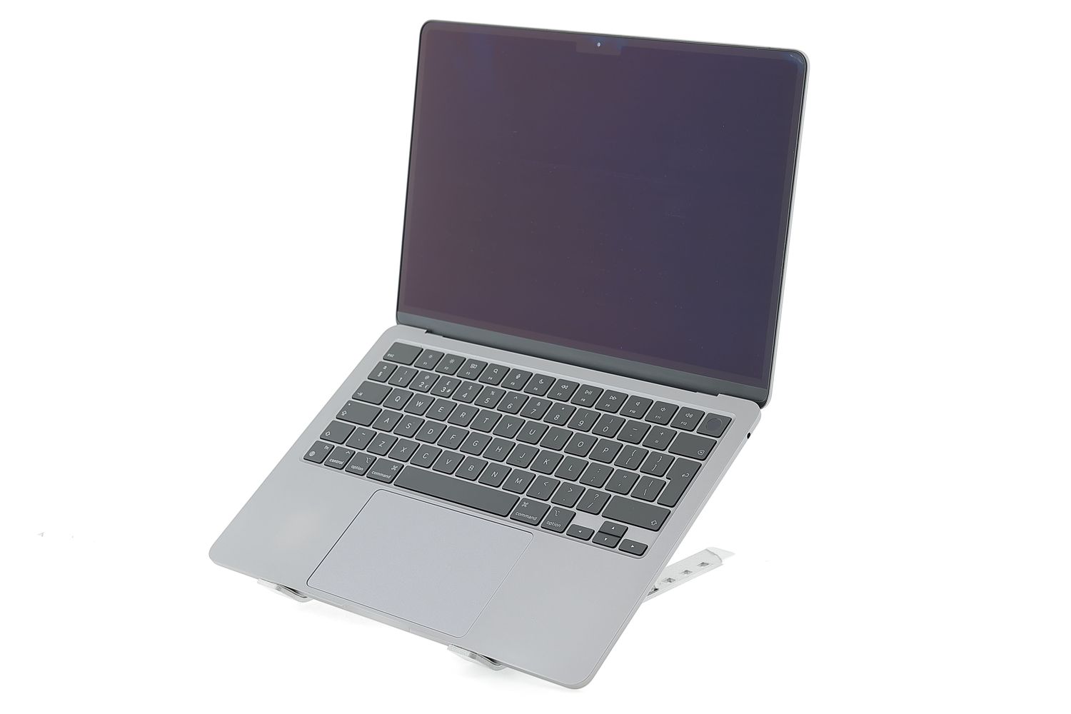 Apple MacBook Air 13″ 2024, M3 8 Cores, 8 GB, 8 core GPU 256 GB Space Gray - Отлично