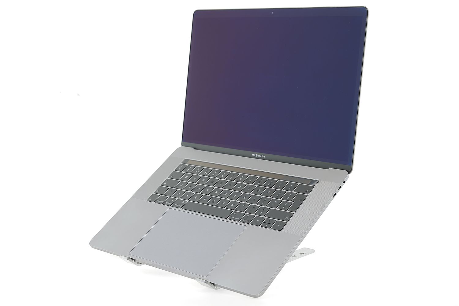 Apple MacBook Pro 15″ Touch Bar 2018, i9 2.9 GHz, 16 GB, AMD Radeon Pro 555X 512 GB Space Gray - Nagyon jó