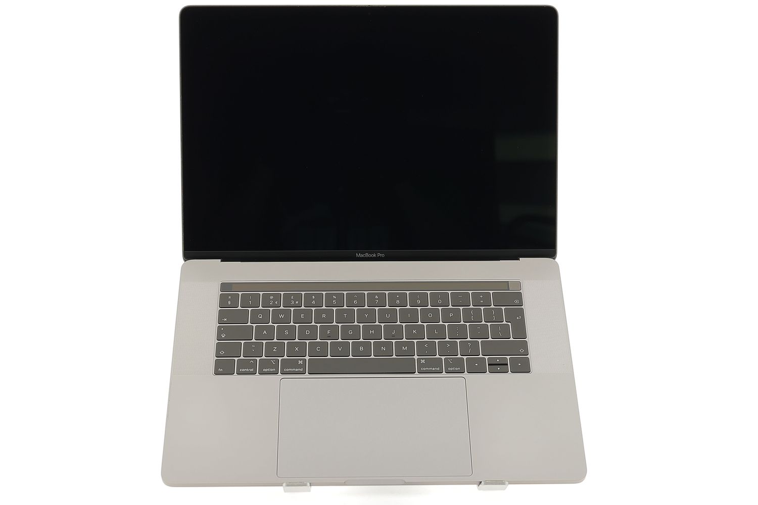 Apple MacBook Pro 15″ Touch Bar 2018, i7 2.2 GHz, 16 GB, AMD Radeon Pro 555X 256 GB Space Gray