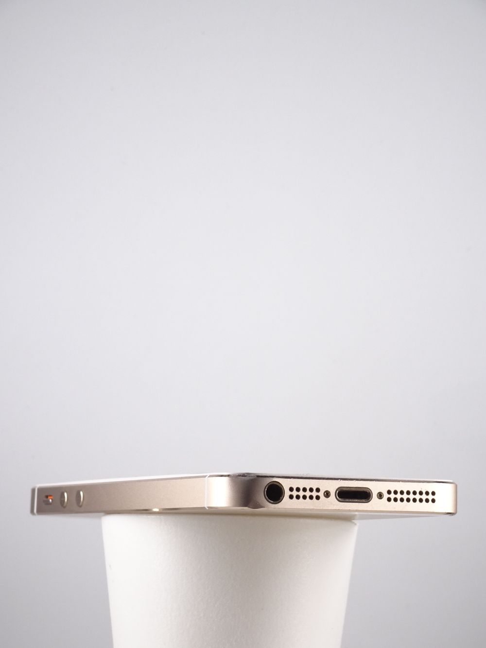 Мобилен телефон Apple, iPhone 5s, 64 GB, Gold,  Отлично