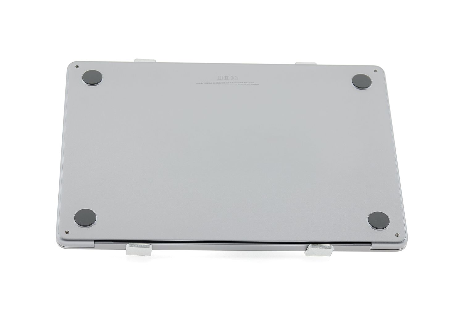 Apple MacBook Air 13″ 2022, M2 8 Cores, 8 GB, 8 core GPU 256 GB Space Gray - Като нов