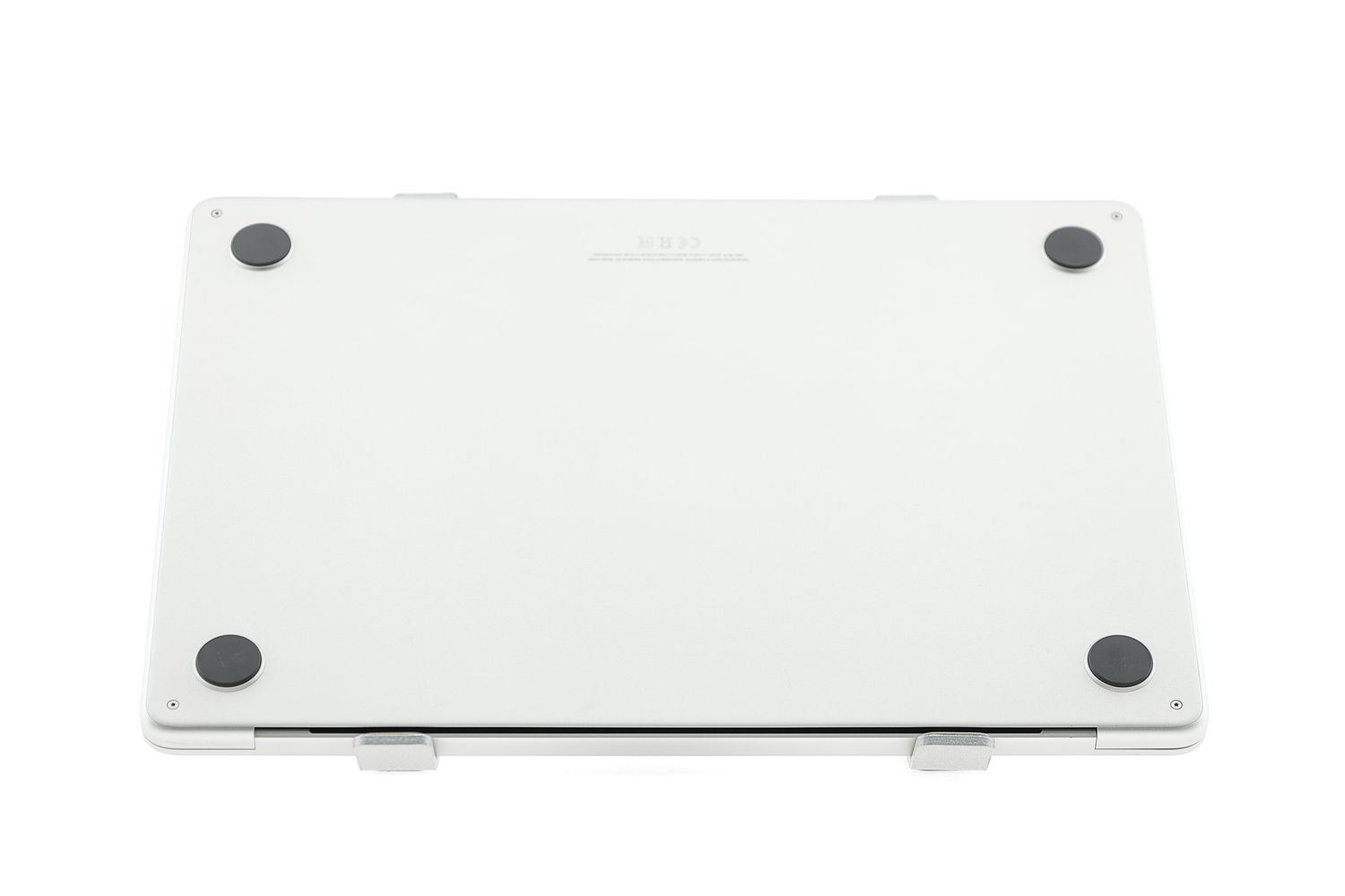 Apple MacBook Air 13″ 2022, M2 8 Cores, 8 GB, 8 core GPU 256 GB Silver - Като нов