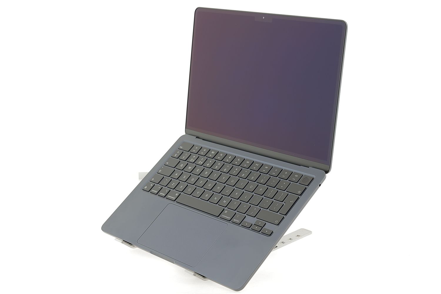 Apple MacBook Air 13″ 2022, M2 8 Cores, 8 GB, 8 core GPU 256 GB Midnight - Ca nou