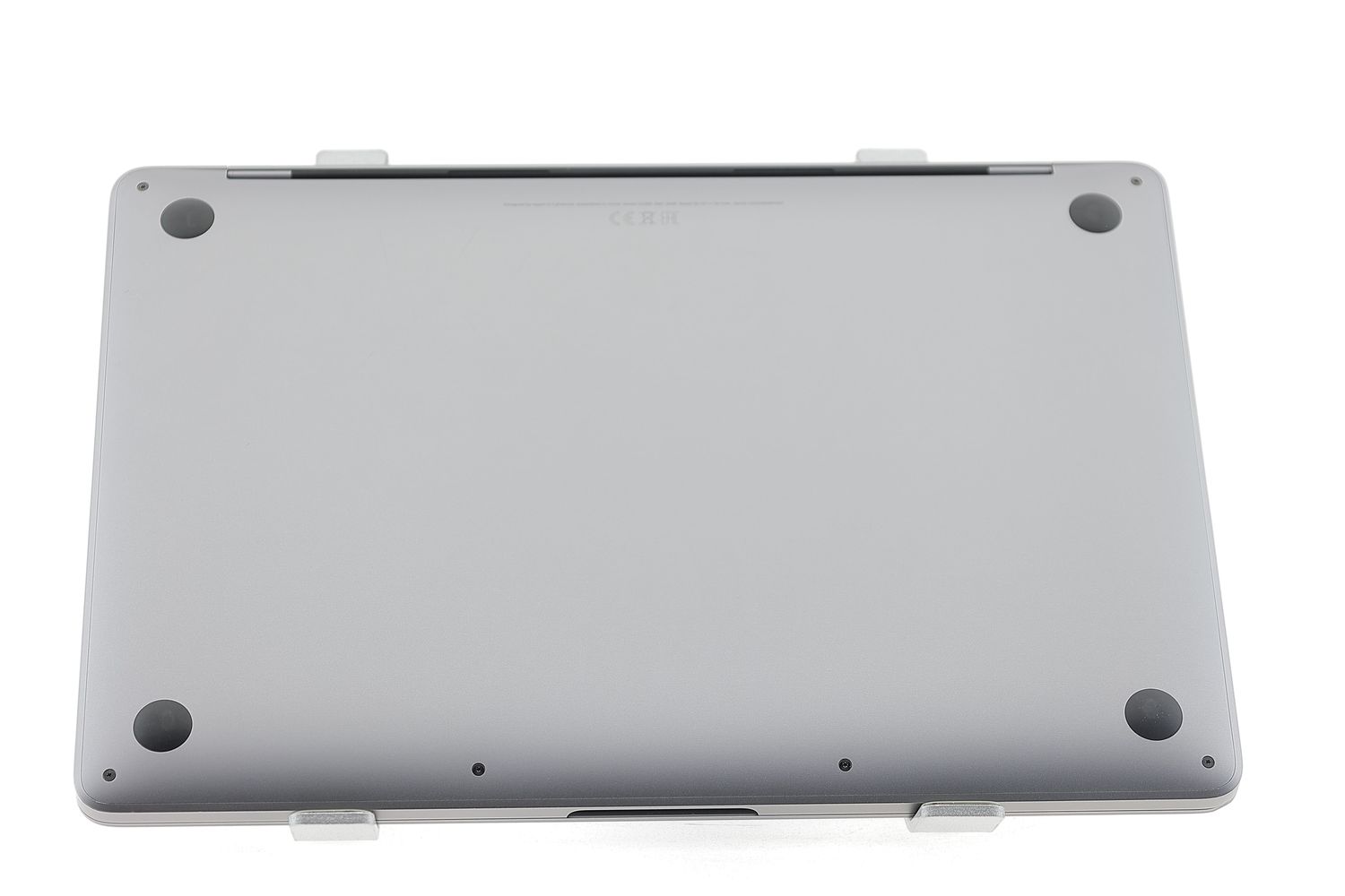 Apple MacBook Pro 13″ Touch Bar 2020, i5 1.4 GHz, 8 GB, Intel Iris Plus Graphics 645 256 GB Space Gray - Nagyon jó