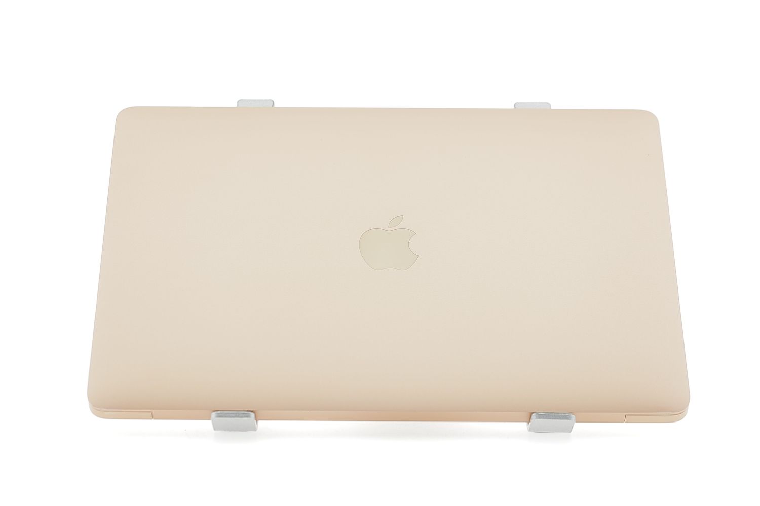 Apple MacBook Air 13″ 2020, i3 1.1 GHz, 8 GB, Intel Iris Plus 256 GB Gold - Много добро