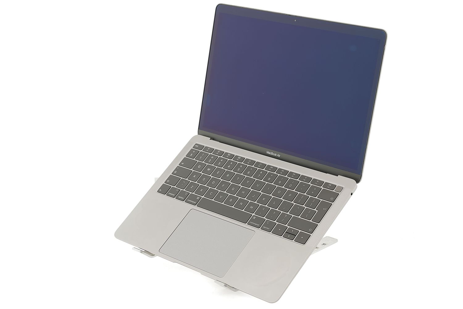 Apple MacBook Air 13″ 2018, i5 1.6 GHz, 8 GB, Intel UHD Graphics 617 128 GB Space Gray - Kiváló