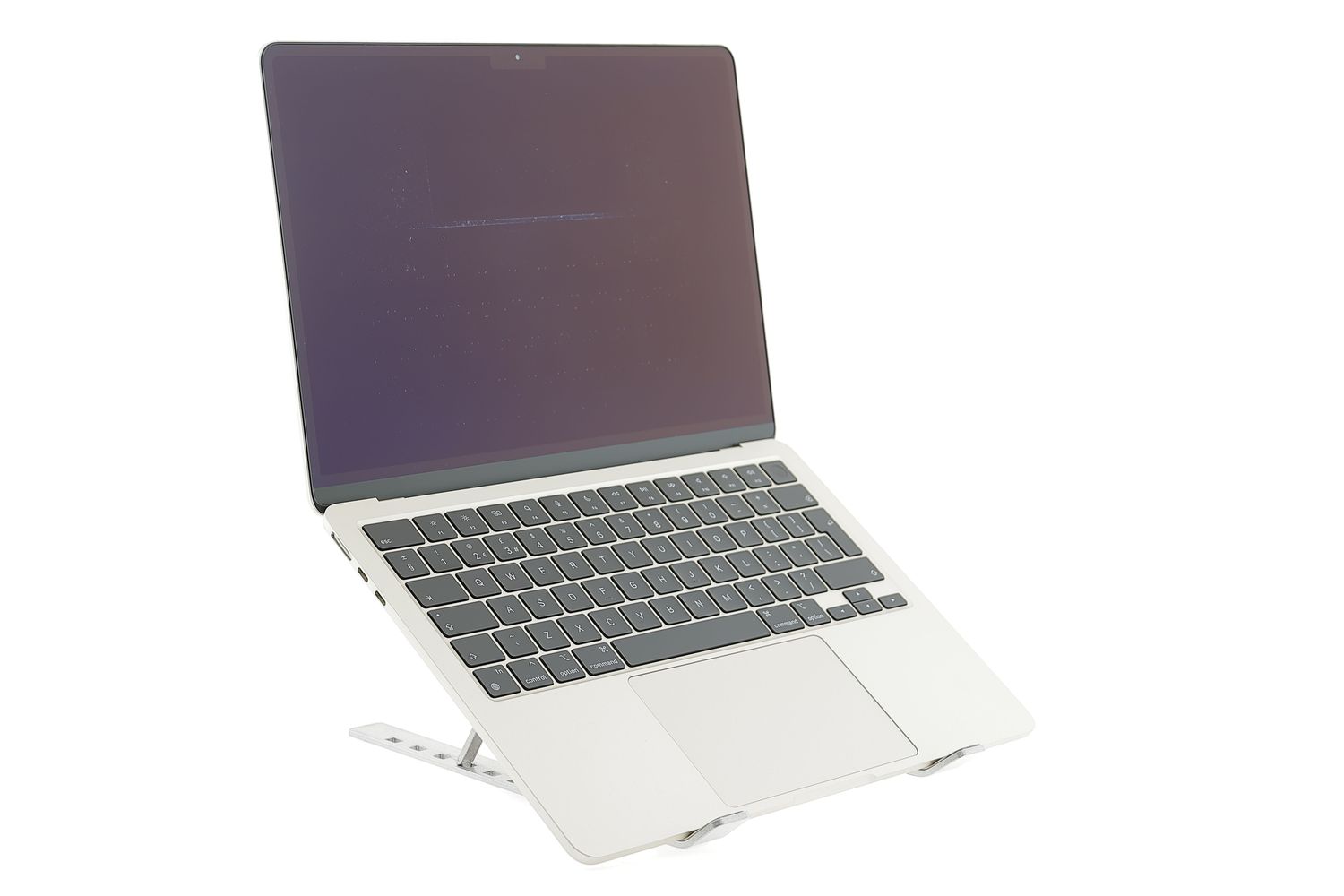 Apple MacBook Air 13″ 2022, M2 8 Cores, 8 GB, 10 core GPU 512 GB Starlight - Foarte bun