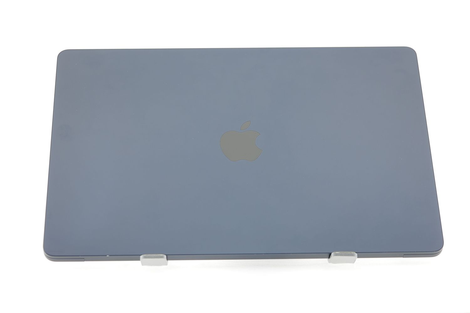 Apple MacBook Air 15″ 2023, M2 8 Cores, 8 GB, 10 core GPU 256 GB Midnight - Foarte bun