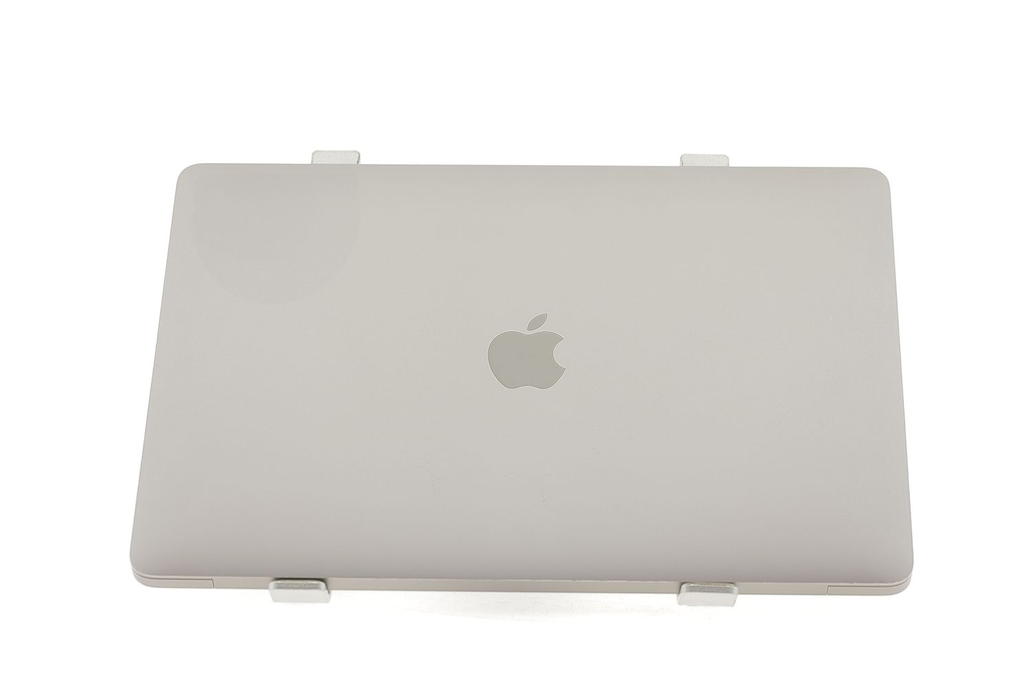 Apple MacBook Air 13″ 2020, M1 8 Cores, 8 GB, 7 core GPU 128 GB Space Gray - Отлично