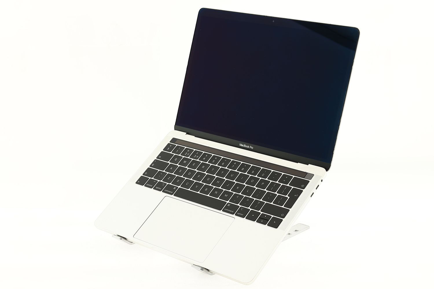 Apple MacBook Pro 13″ Touch Bar 2019, i5 2.4 GHz, 8 GB, Intel Iris Plus Graphics 655 512 GB Silver - Добро