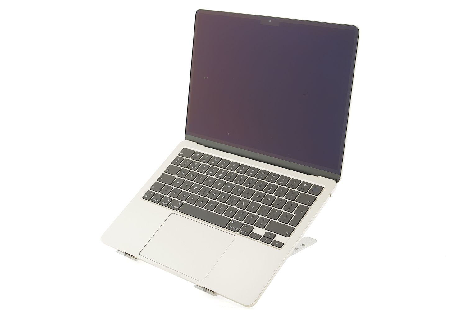 Apple MacBook Air 13″ 2022, M2 8 Cores, 8 GB, 10 core GPU 512 GB Silver - Nagyon jó
