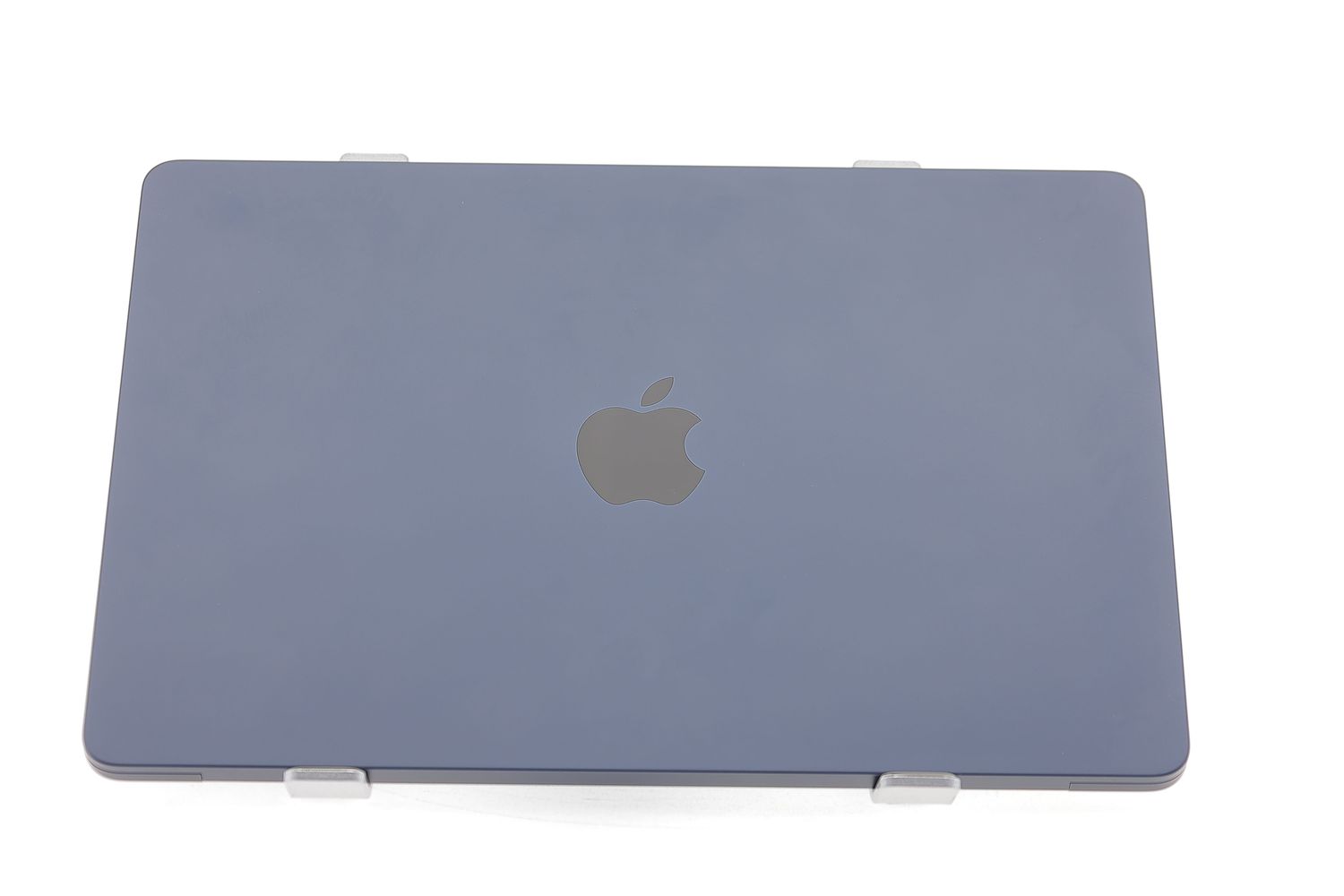 Apple MacBook Air 13″ 2024, M3 8 Cores, 8 GB, 8 core GPU 256 GB Midnight - Újszerű