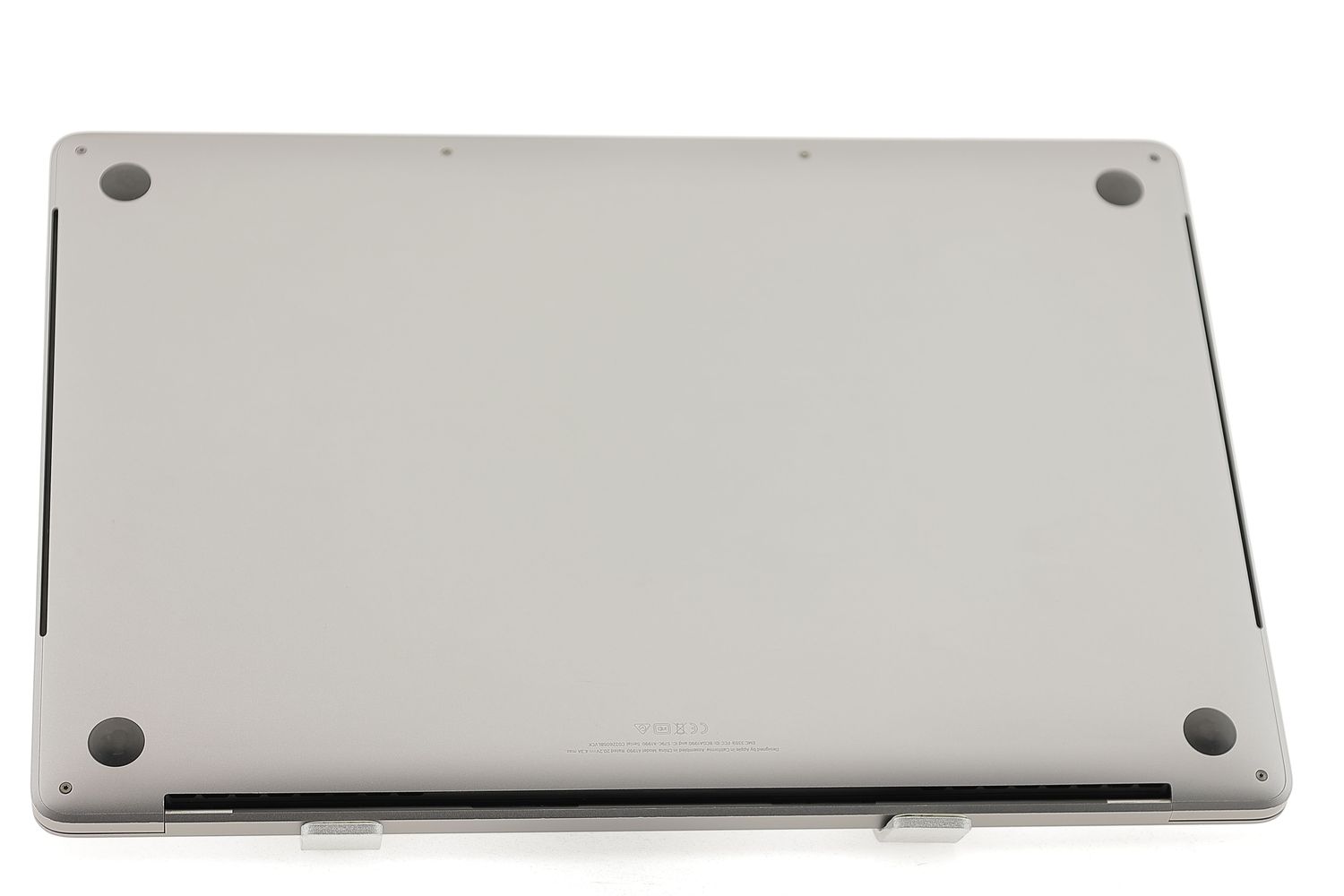 Apple MacBook Pro 15″ Touch Bar 2019, i9 2.4 GHz, 32 GB, AMD Radeon Pro 560x 1 TB Space Gray - Εξαιρετικό