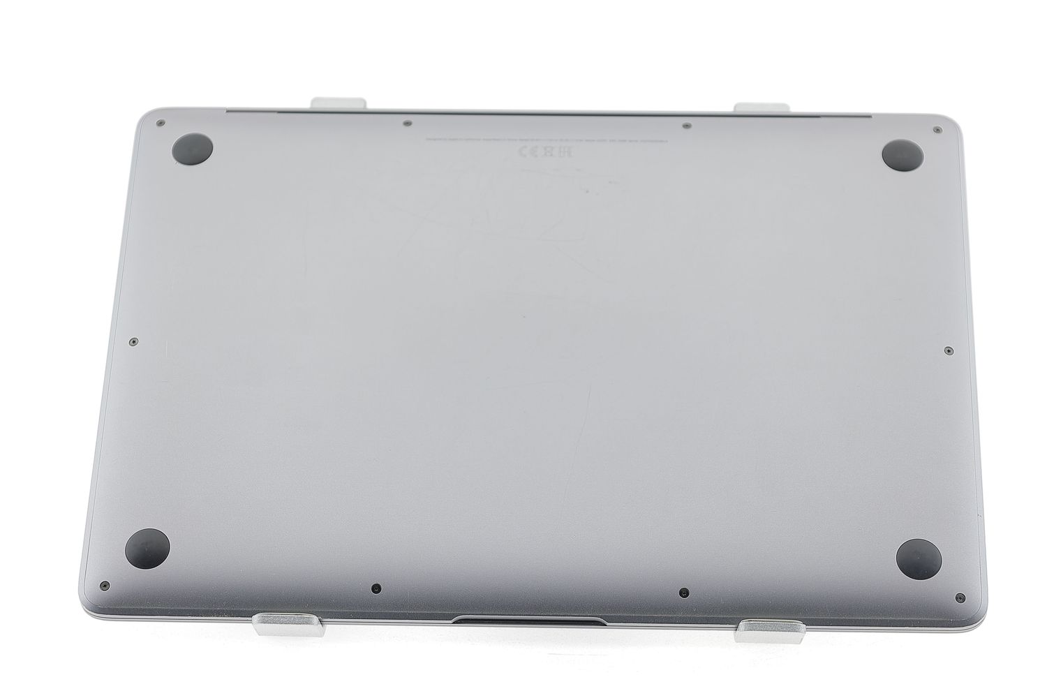 Apple MacBook Air 13″ 2020, M1 8 Cores, 8 GB, 7 core GPU 256 GB Space Gray - Много добро