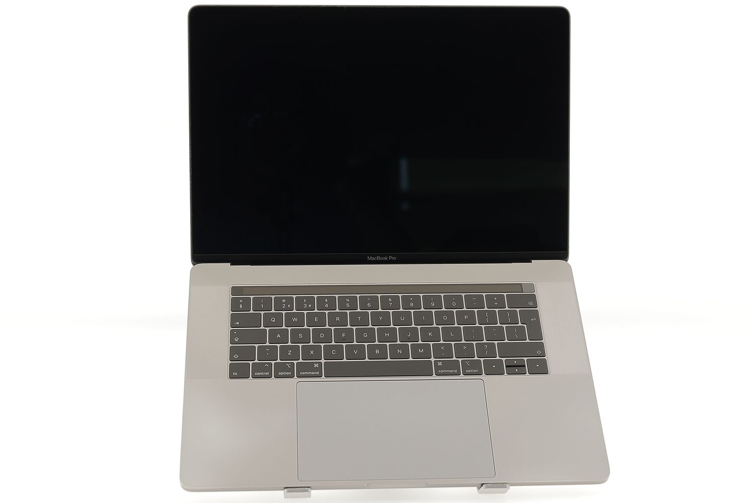 Apple MacBook Pro 15″ Touch Bar 2018, i7 2.6 GHz, 16 GB, AMD Radeon Pro 560X 512 GB Space Gray - Kiváló