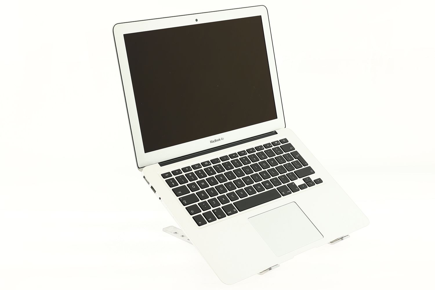 Apple MacBook Air 13″ 2017, i5 1.8 GHz, 8 GB, HD Graphics 6000 128 GB Silver - Отлично