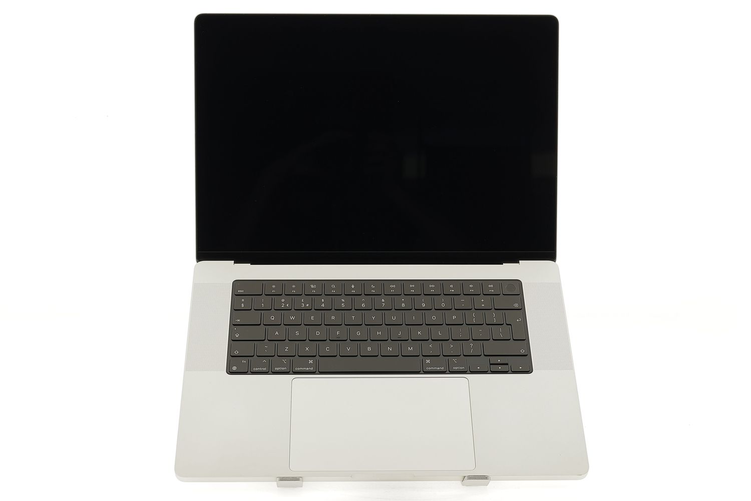 Apple MacBook Pro 16″ 2021, M1 Pro 10 Cores, 16 GB, 16 core GPU 512 GB Silver - Отлично