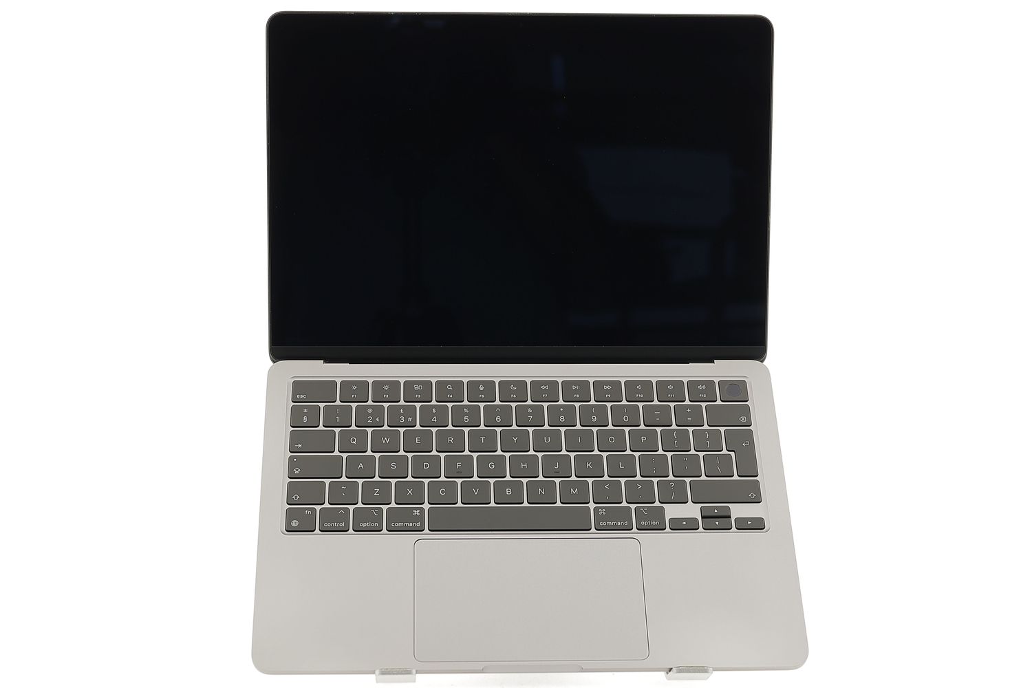 Apple MacBook Air 13″ 2020, M1 8 Cores, 8 GB, 8 core GPU 256 GB Space Gray - Много добро