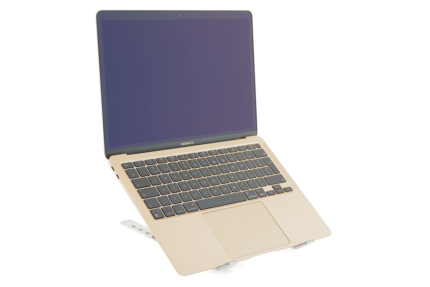 Apple MacBook Air 13″ 2020, i3 1.1 GHz, 8 GB, Intel Iris Plus 256 GB Gold - Foarte bun