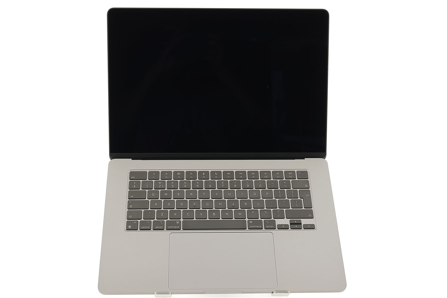 Apple MacBook Air 15″ 2024, M3 8 Cores, 8 GB, 10 core GPU 256 GB Space Gray - Отлично
