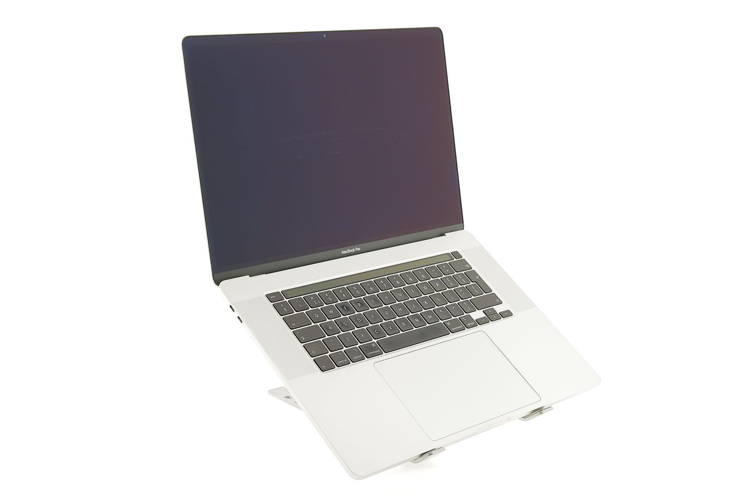 Apple MacBook Pro 16″ Touch Bar 2019, i9 2.3 GHz, 32 GB, AMD Radeon Pro 5500M 1 TB Silver - Много добро