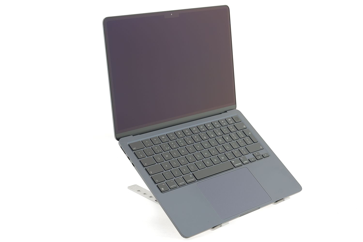 Apple MacBook Air 13″ 2022, M2 8 Cores, 8 GB, 10 core GPU 512 GB Midnight - Nagyon jó