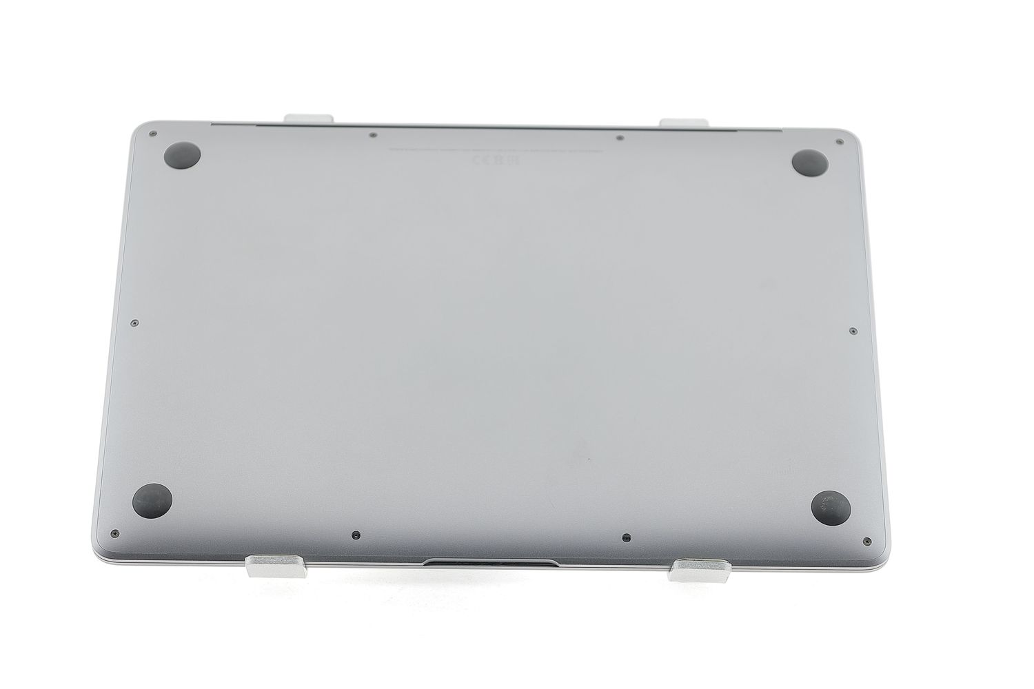 Apple MacBook Air 13″ 2020, i7 1.2 GHz, 16 GB, Intel Iris Plus 256 GB Space Gray - Отлично