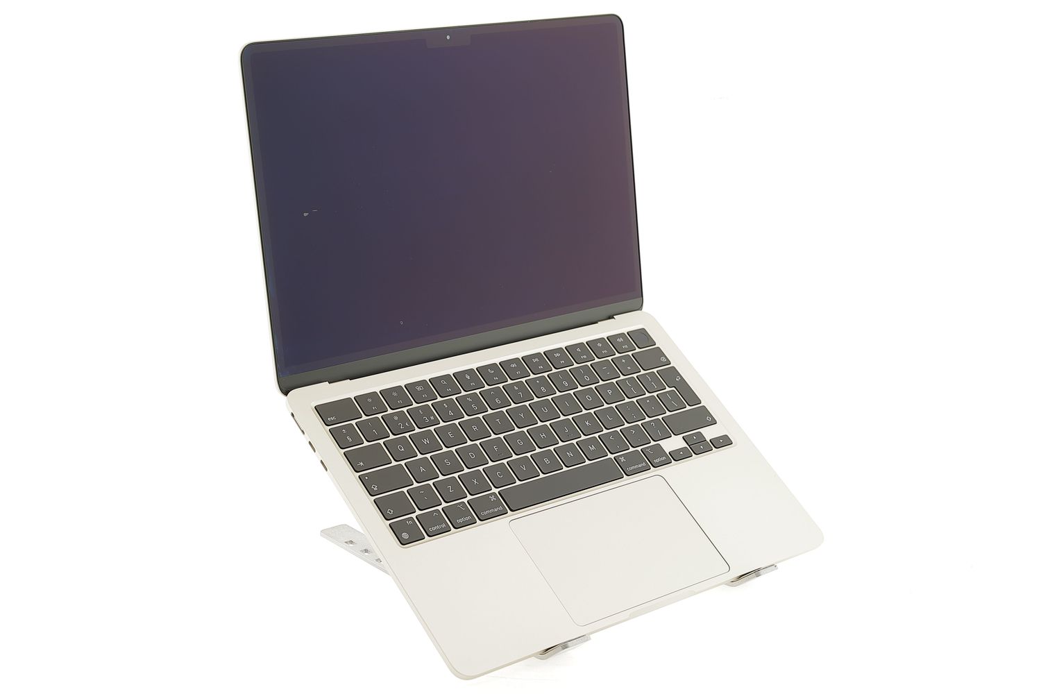 Apple MacBook Air 13″ 2022, M2 8 Cores, 8 GB, 10 core GPU 512 GB Silver - Nagyon jó