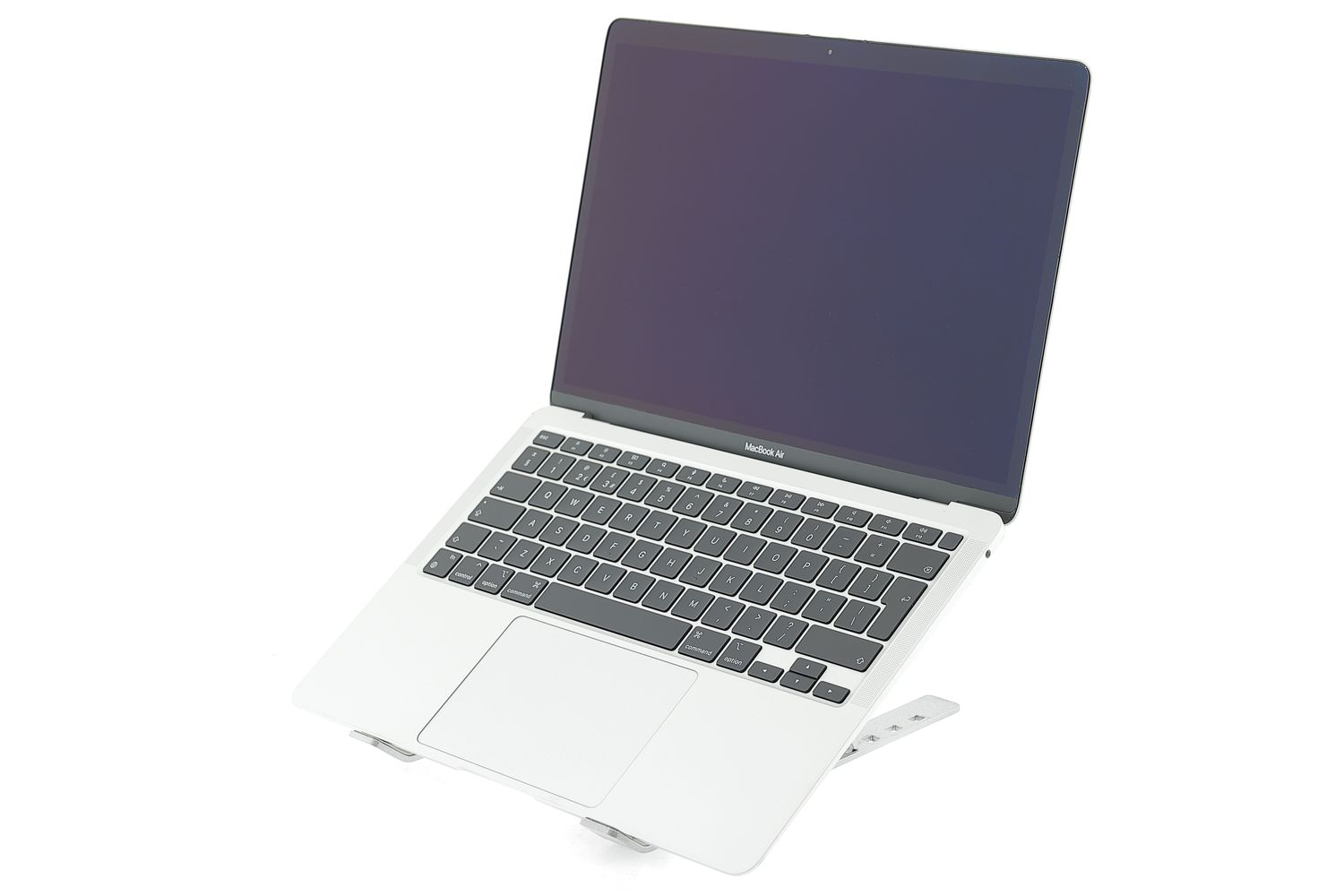 Apple MacBook Air 13″ 2020, i5 1.1 GHz, 8 GB, Intel Iris Plus 512 GB Silver - Много добро