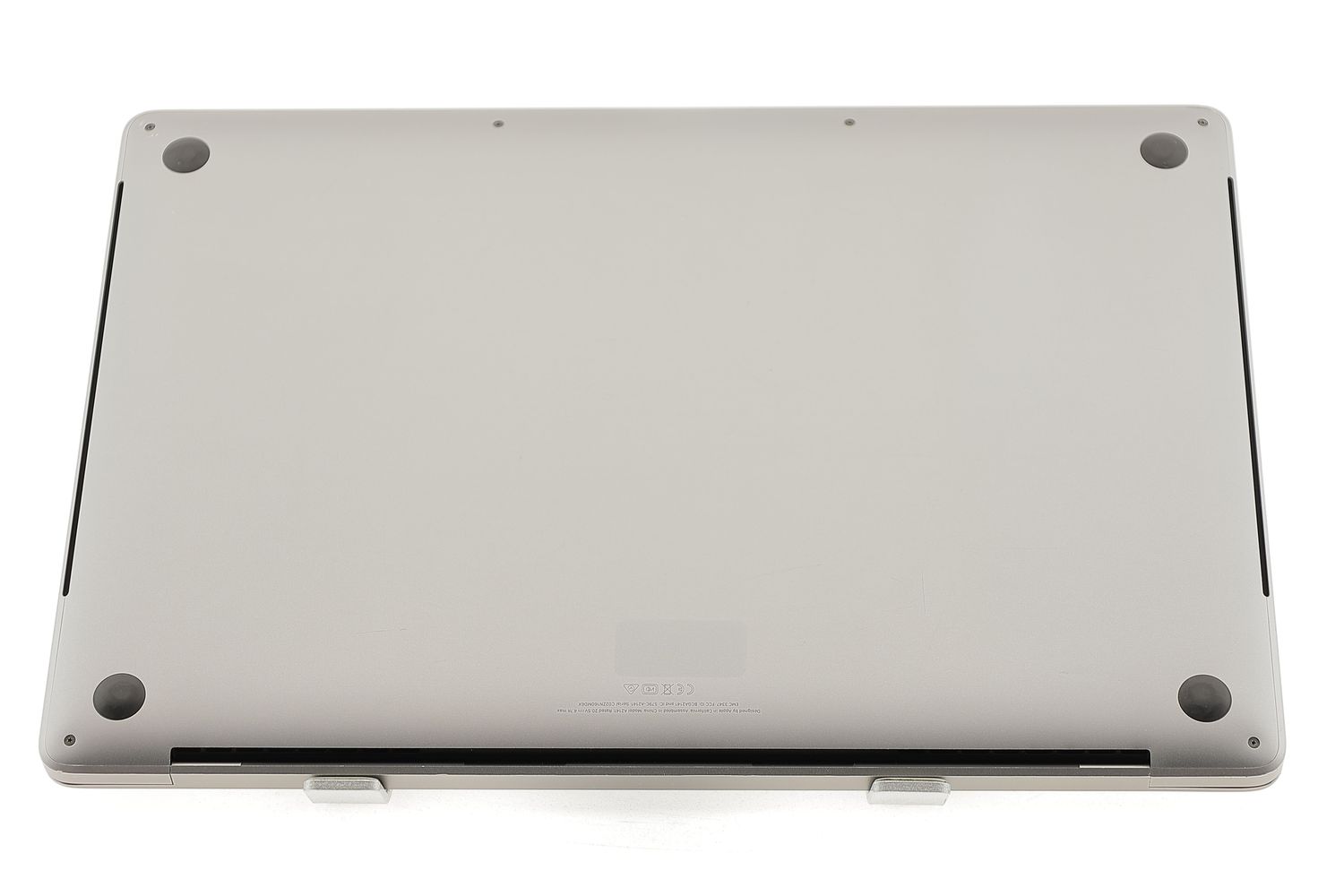Apple MacBook Pro 16″ Touch Bar 2019, i9 2.4 GHz, 32 GB, AMD Radeon Pro 5500M 2 TB Space Gray - Много добро