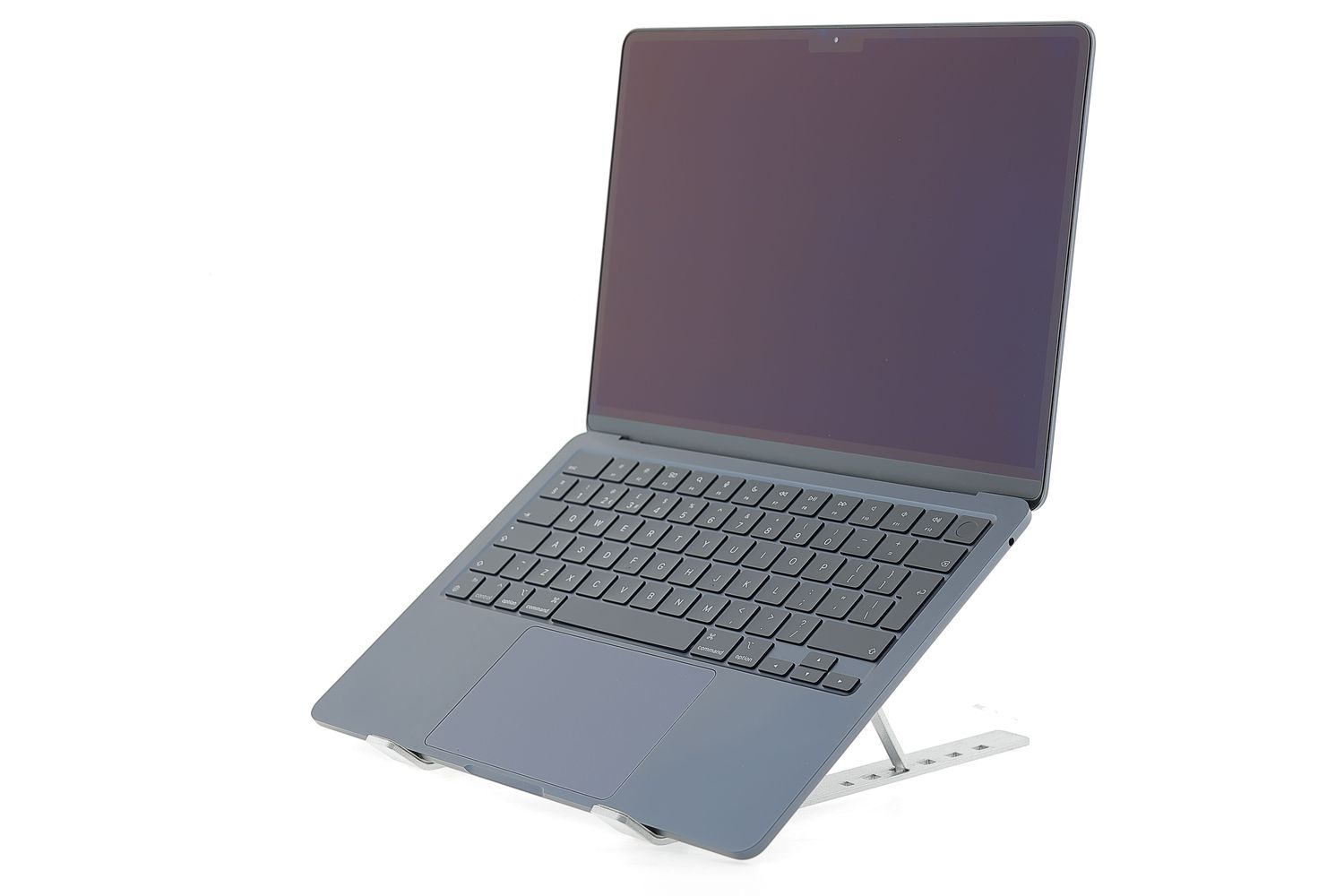 Apple MacBook Air 13″ 2022, M2 8 Cores, 16 GB, 8 core GPU 256 GB Midnight - Újszerű