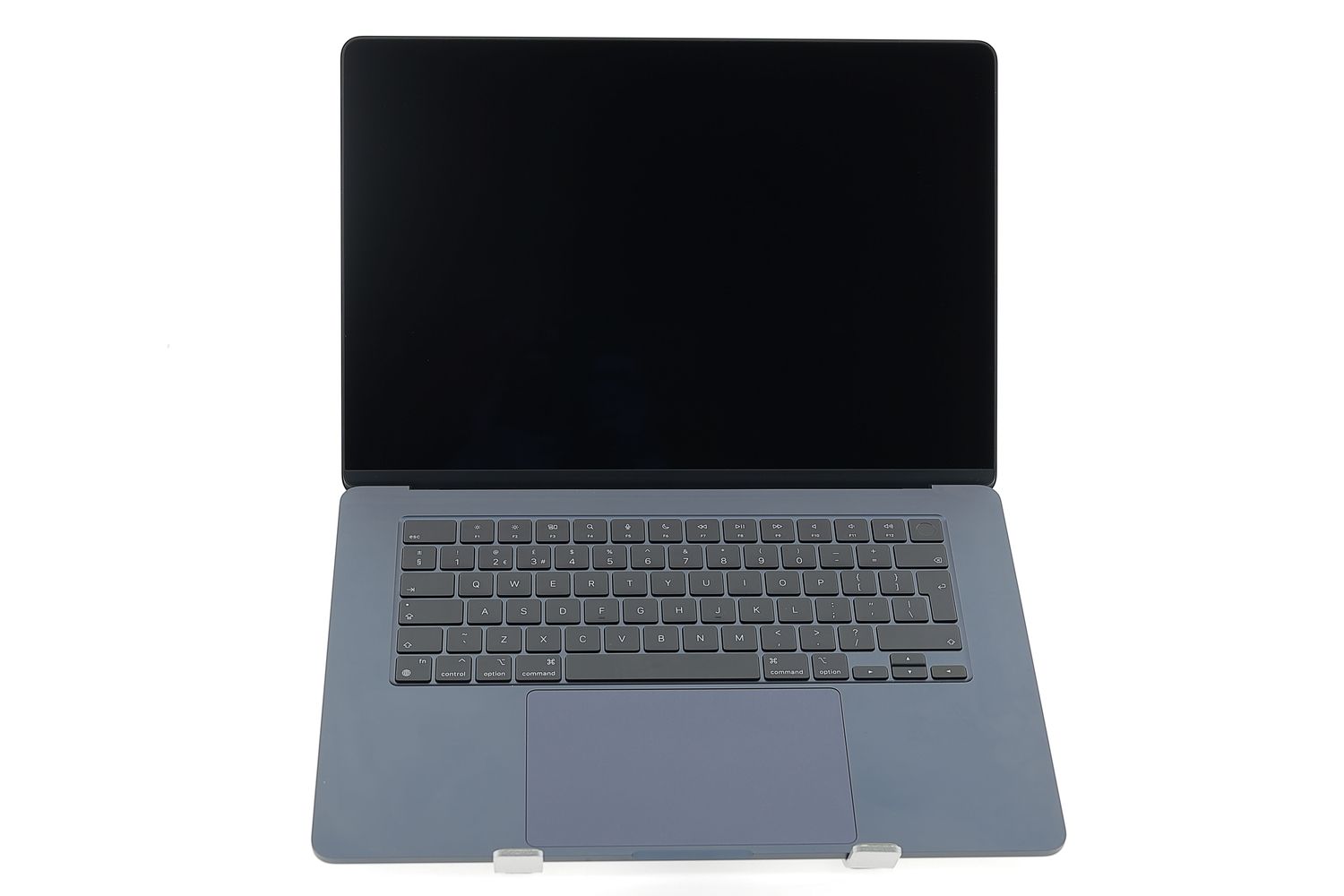 Apple MacBook Air 15″ 2024, M3 8 Cores, 24 GB, 10 core GPU 512 GB Midnight - Újszerű