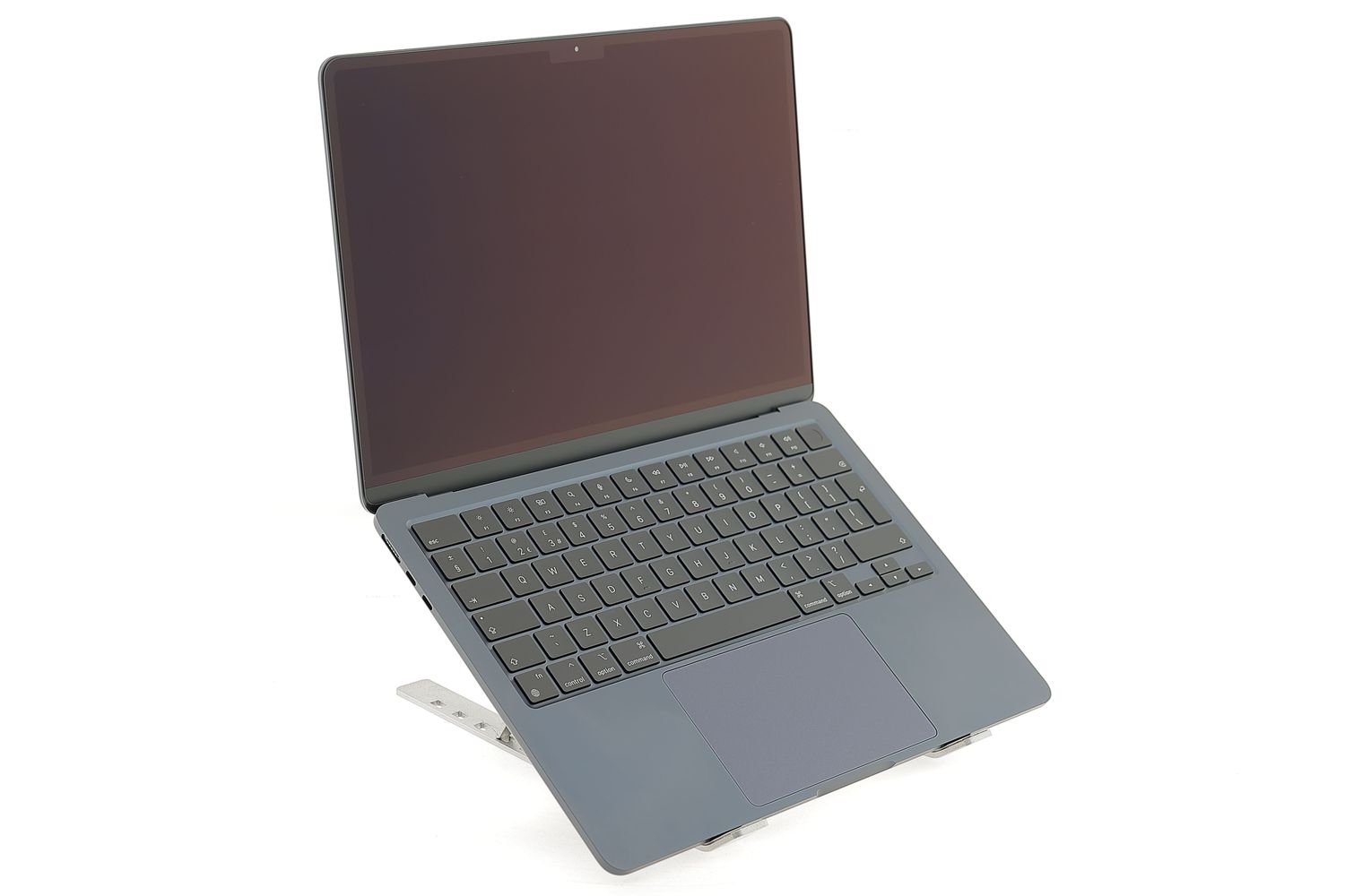 Apple MacBook Air 13″ 2024, M3 8 Cores, 8 GB, 8 core GPU 256 GB Midnight - Újszerű