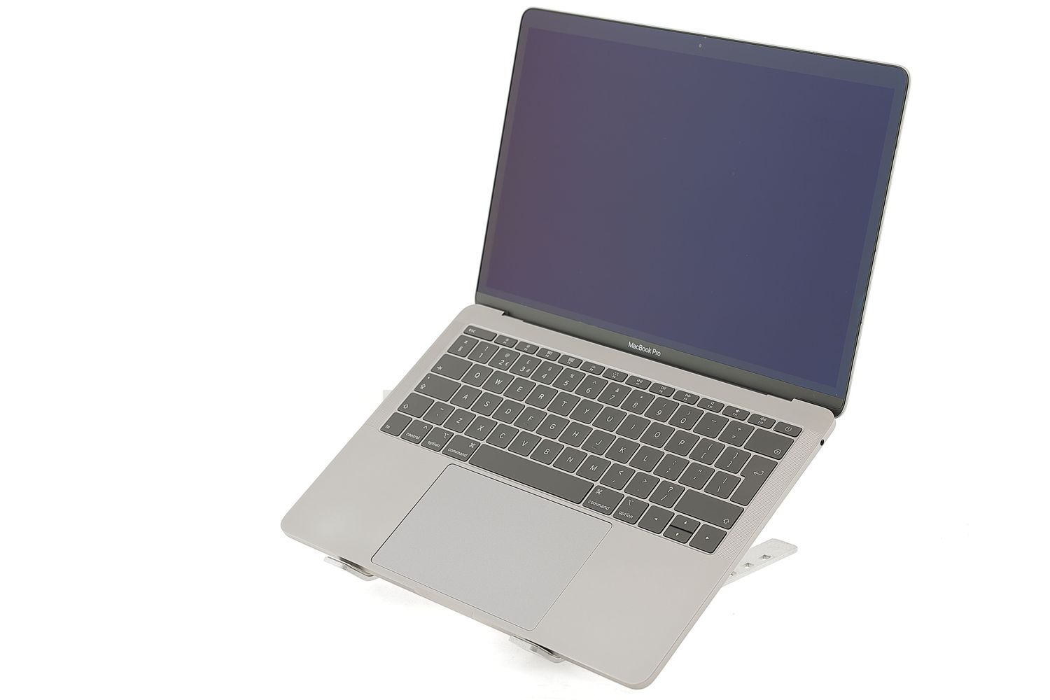 Apple MacBook Pro 13″ 2017, i5 2.3 GHz, 8 GB, Intel Iris Plus Graphics 640 128 GB Space Gray - Foarte bun