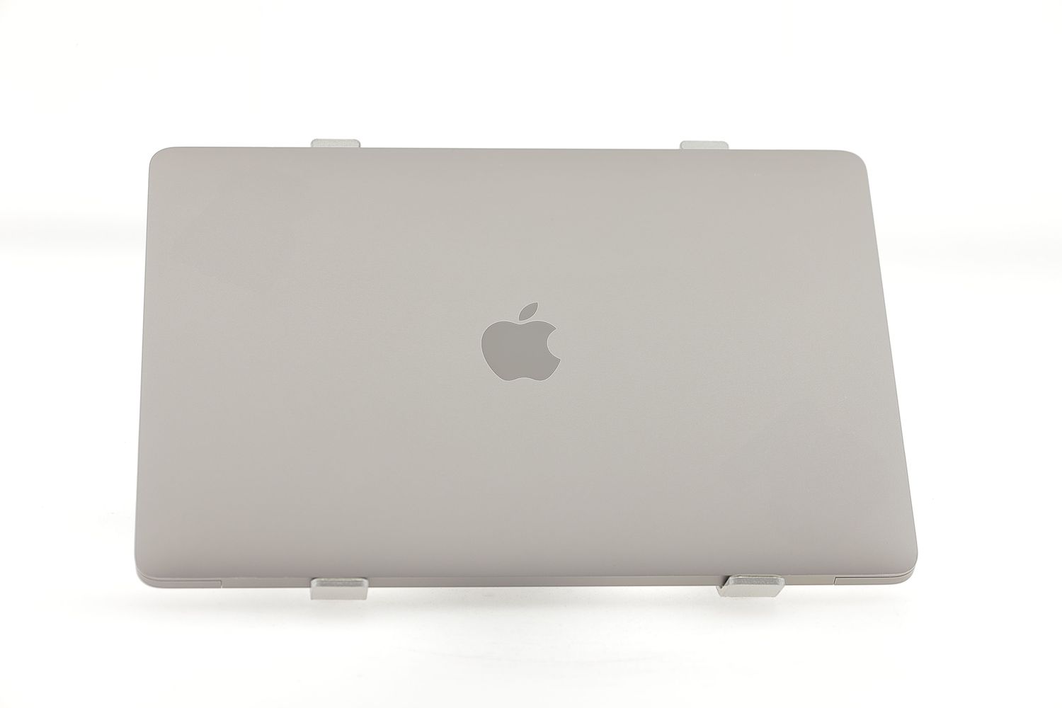 Apple MacBook Pro 13″ Touch Bar 2020, i5 2 GHz, 16 GB, Intel Iris Plus Graphics 512 GB Space Gray - Kiváló