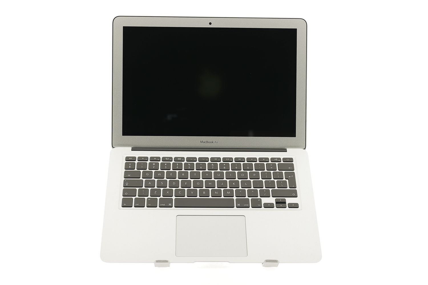 Apple MacBook Air 13″ 2017, i5 1.8 GHz, 8 GB, HD Graphics 6000 Apple MacBook Air 13″ 2017, i5 1.8 GHz, 8 GB, HD Graphics 6000