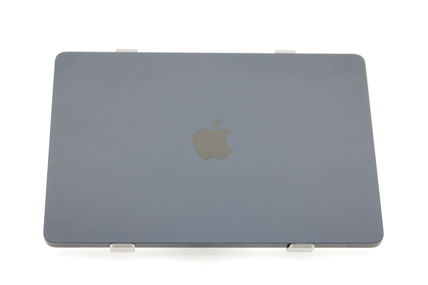 Apple MacBook Air 13″ 2022, M2 8 Cores, 8 GB, 8 core GPU 256 GB Midnight - Отлично