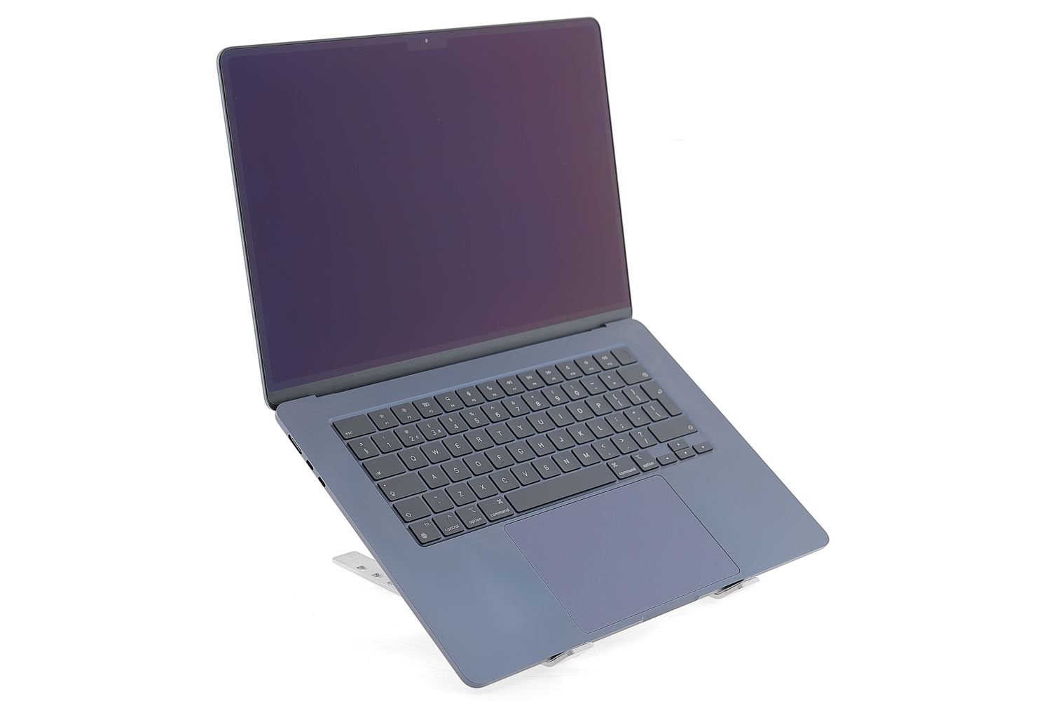 Apple MacBook Air 15″ 2024, M3 8 Cores, 8 GB, 10 core GPU 512 GB Midnight - Kiváló