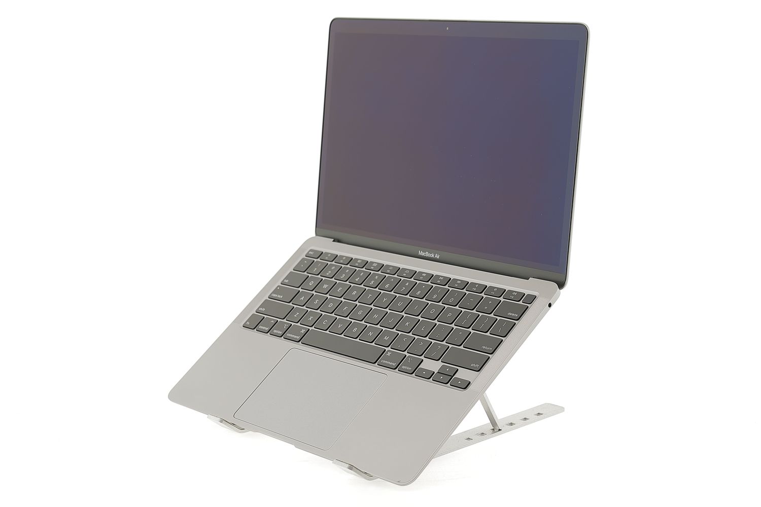 Apple MacBook Air 13″ 2020, i5 1.1 GHz, 8 GB, Intel Iris Plus 256 GB Space Gray - Отлично