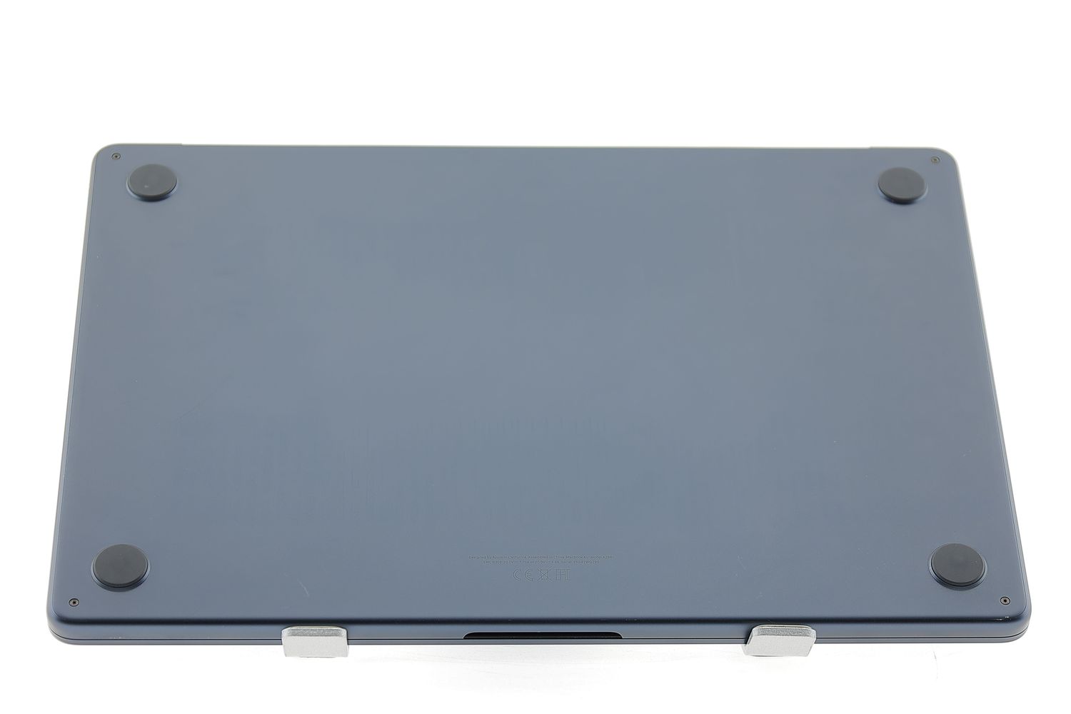 Apple MacBook Air 15″ 2023, M2 8 Cores, 8 GB, 10 core GPU 256 GB Midnight - Kiváló