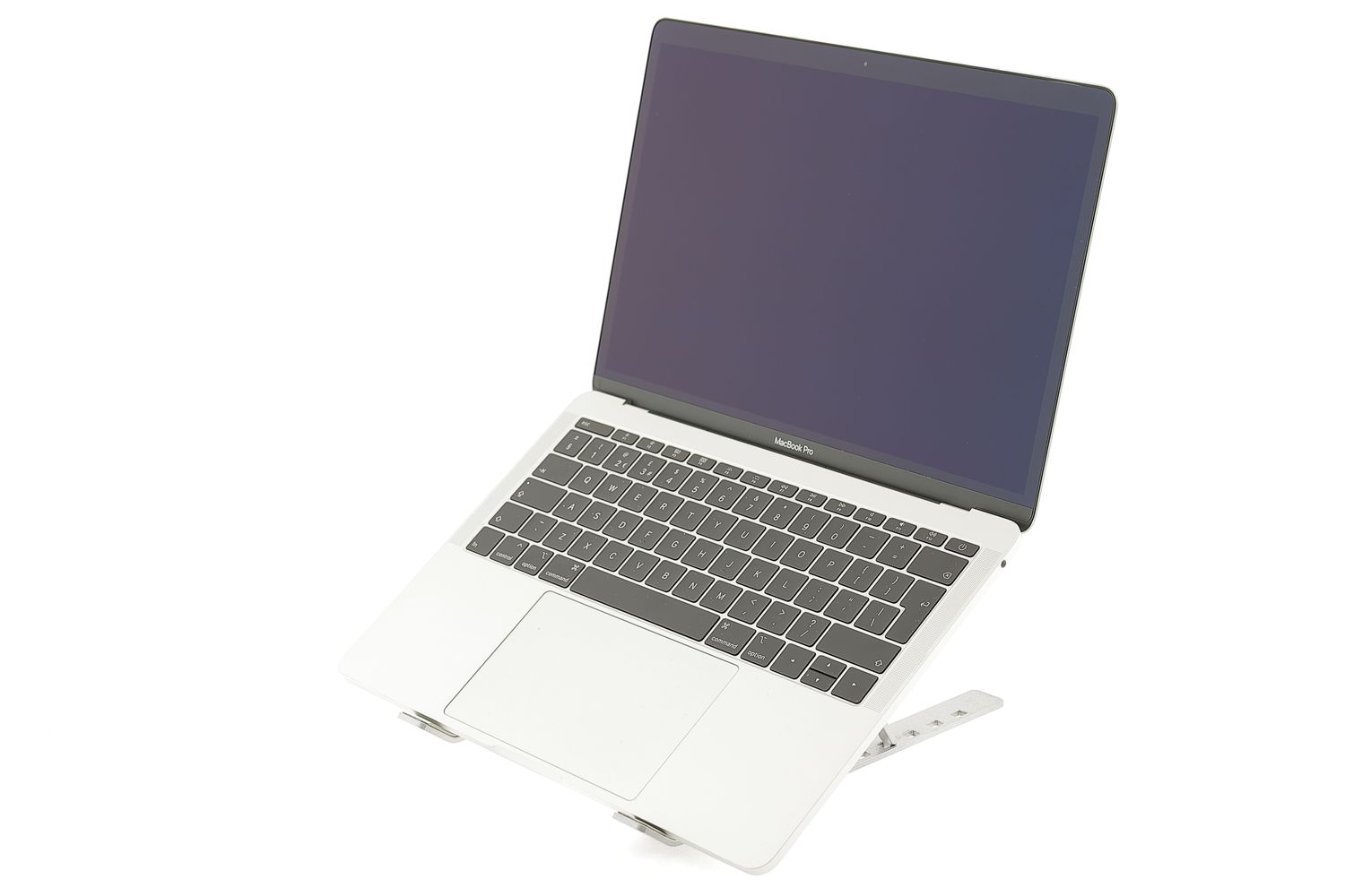 Apple MacBook Pro 13″ 2017, i5 2.3 GHz, 8 GB, Intel Iris Plus Graphics 640 128 GB Silver - Отлично