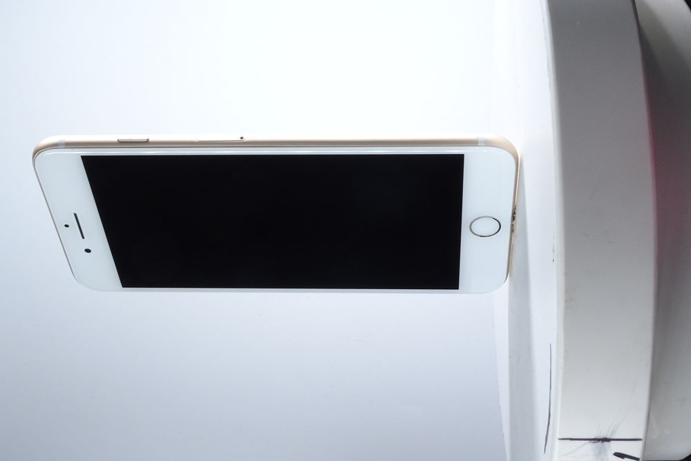 Мобилен телефон Apple, iPhone 7 Plus, 32 GB, Gold,  Като нов