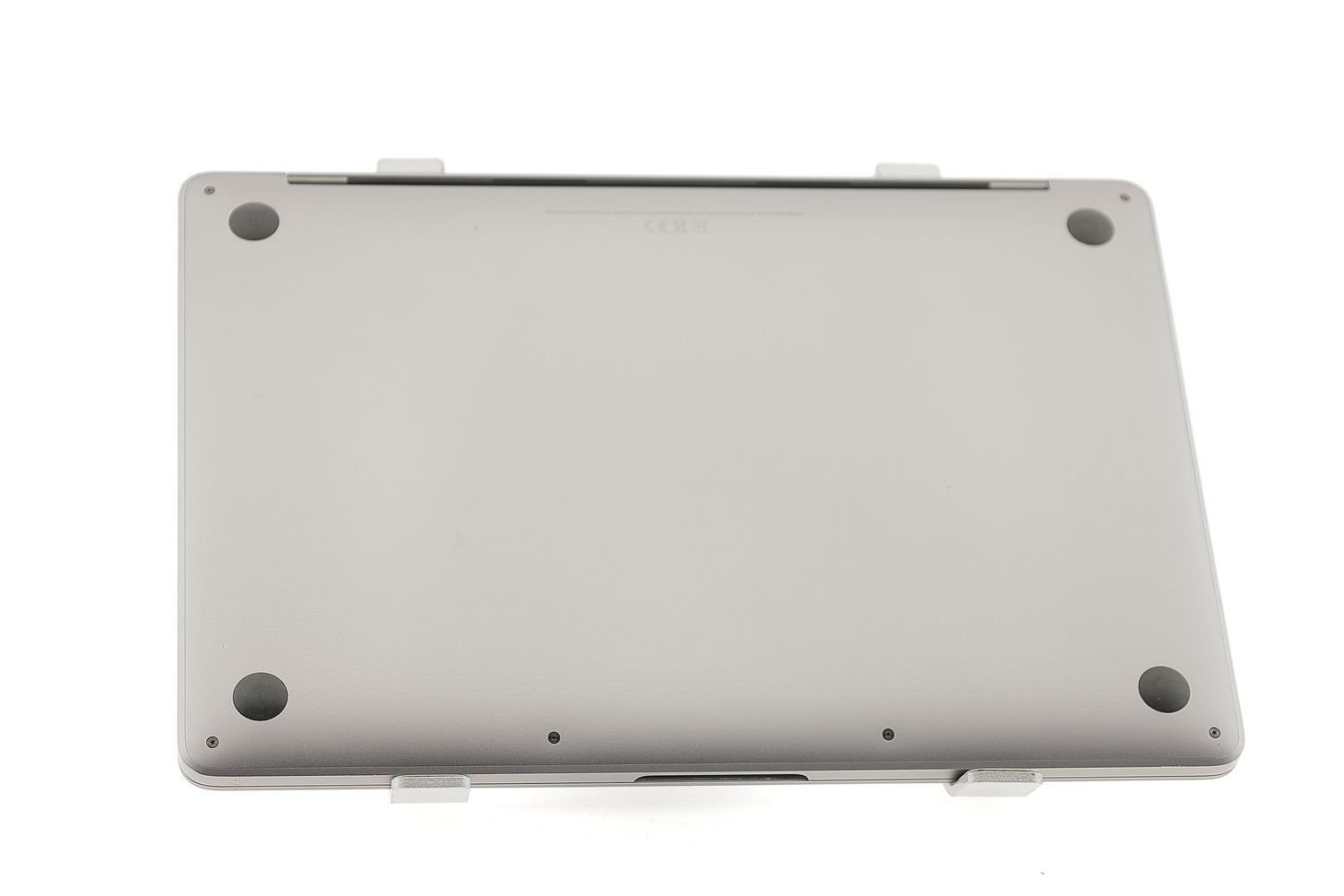 Apple MacBook Pro 13″ Touch Bar 2020, i5 1.4 GHz, 8 GB, Intel Iris Plus Graphics 645 256 GB Space Gray - Kiváló