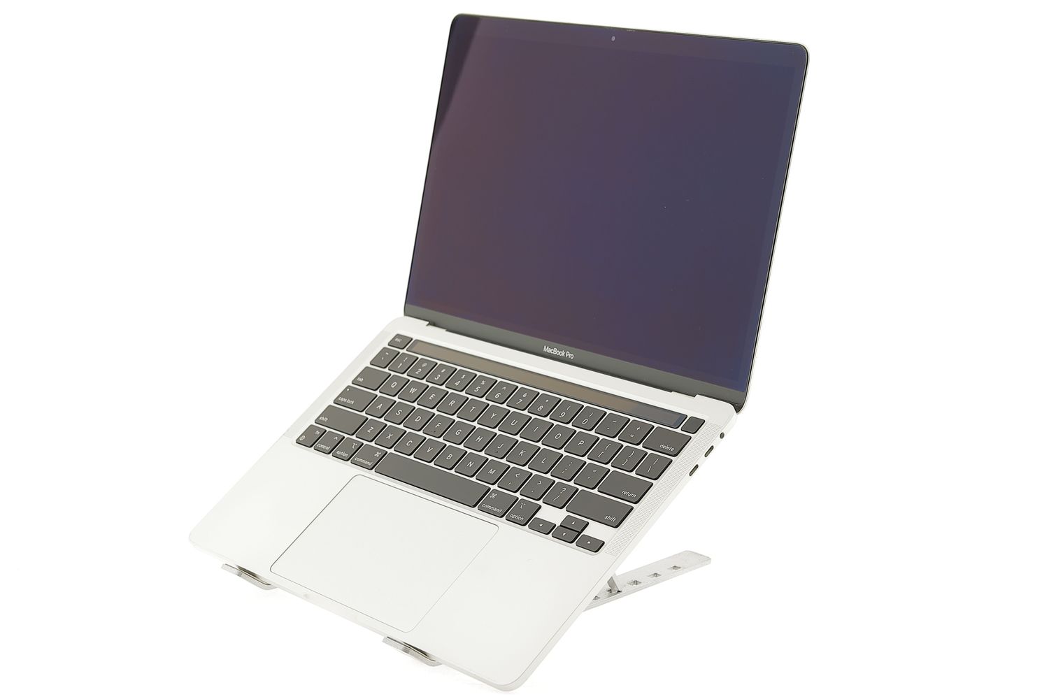 Apple MacBook Pro 13″ Touch Bar 2020, i5 2 GHz, 16 GB, Intel Iris Plus Graphics 512 GB Silver - Много добро