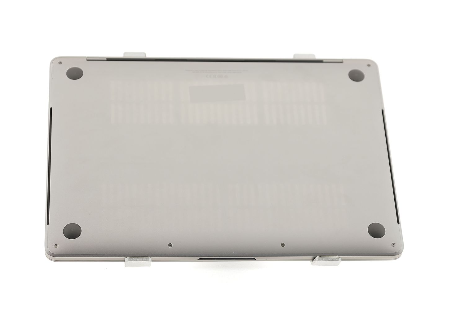 Apple MacBook Pro 13″ Touch Bar 2019, i5 2.4 GHz, 16 GB, Intel Iris Plus Graphics 655 256 GB Space Gray - Excelent