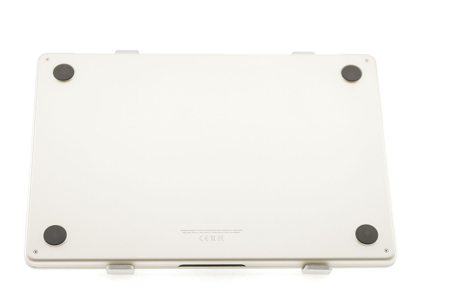Apple MacBook Air 13″ 2022, M2 8 Cores, 8 GB, 8 core GPU 256 GB Starlight - Kiváló