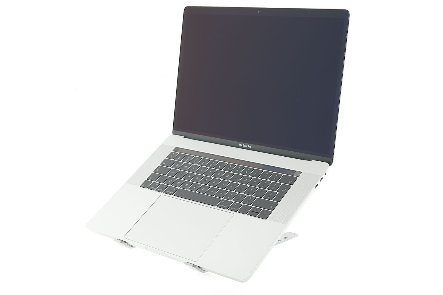 Apple MacBook Pro 15″ Touch Bar 2017, i7 2.9 GHz, 16 GB, AMD Radeon Pro 560 512 GB Silver - Foarte bun