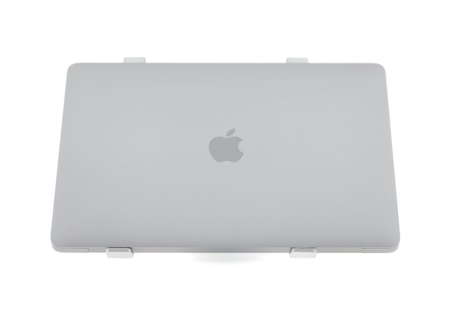 Apple MacBook Air 13″ 2020, M1 8 Cores, 8 GB, 7 core GPU 256 GB Space Gray - Kiváló
