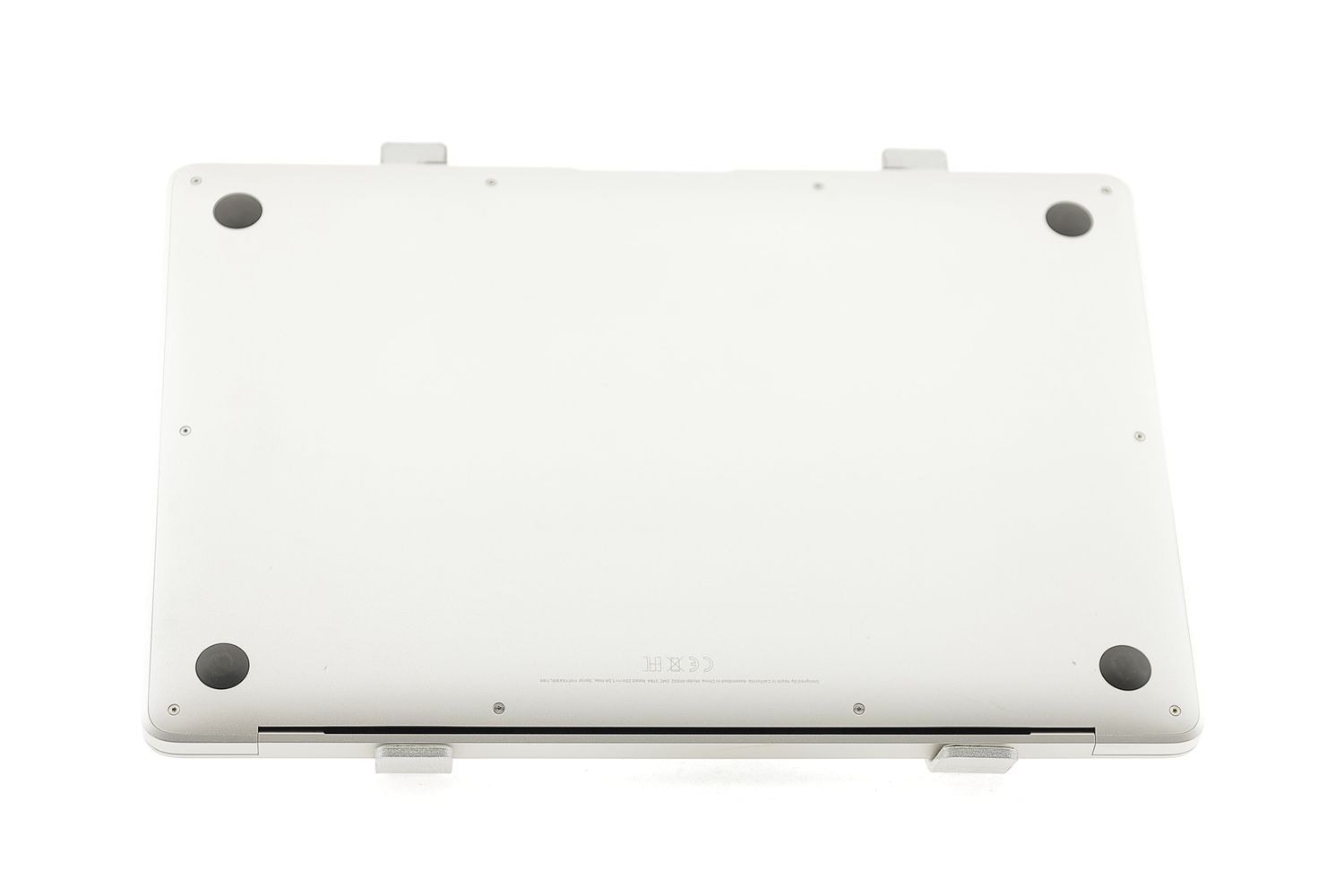 Apple MacBook Air 13″ 2019, i5 1.6 GHz, 8 GB, Intel UHD Graphics 617 256 GB Silver - Отлично