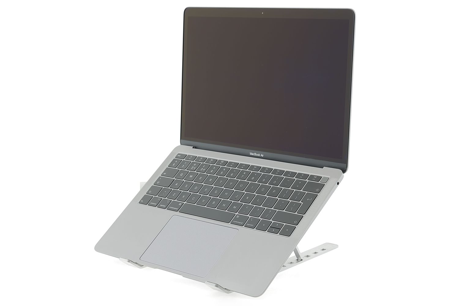 Apple MacBook Air 13″ 2019, i5 1.6 GHz, 8 GB, Intel UHD Graphics 617 256 GB Space Gray - Много добро